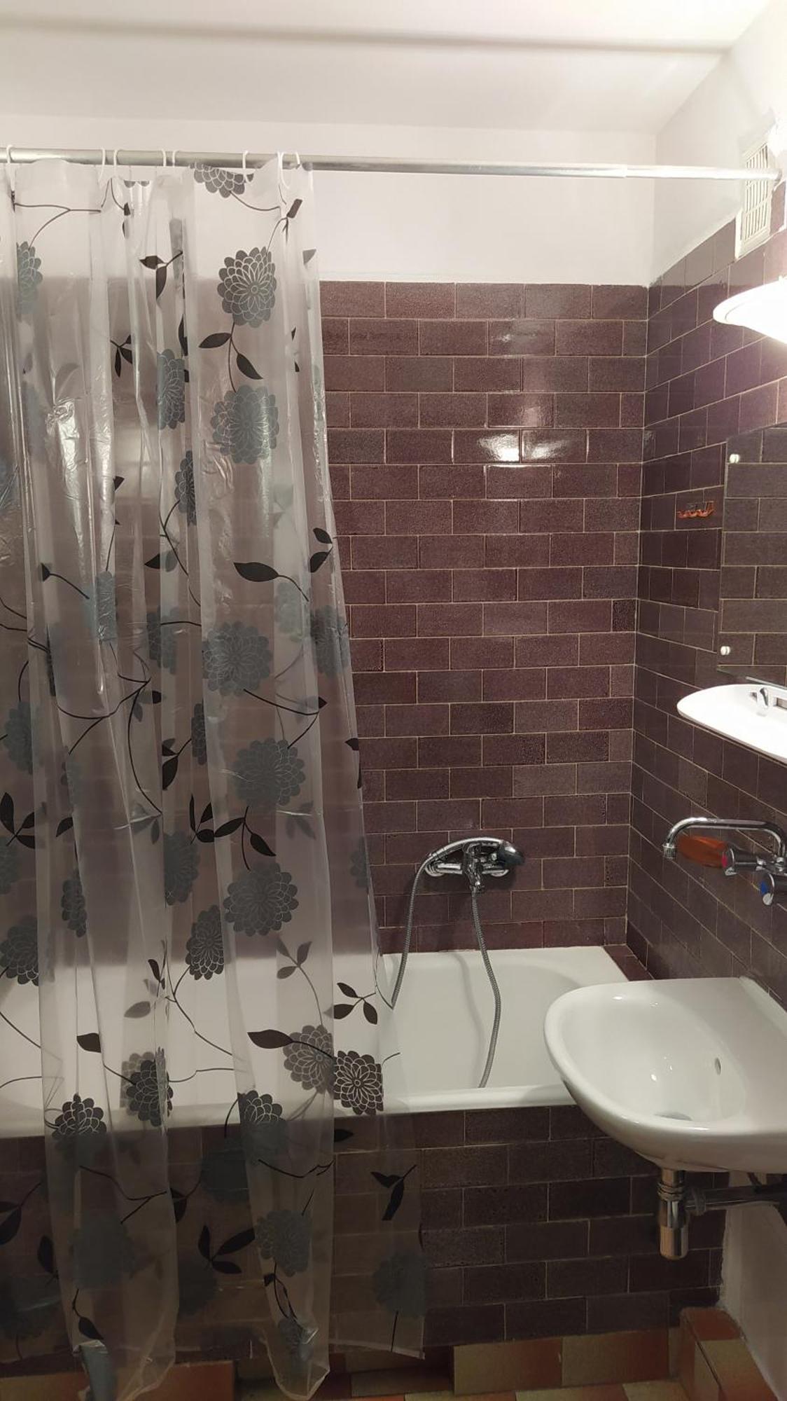 Uroczy Apartament Z Bezplatnych Parkingiem Varşovia Exterior foto